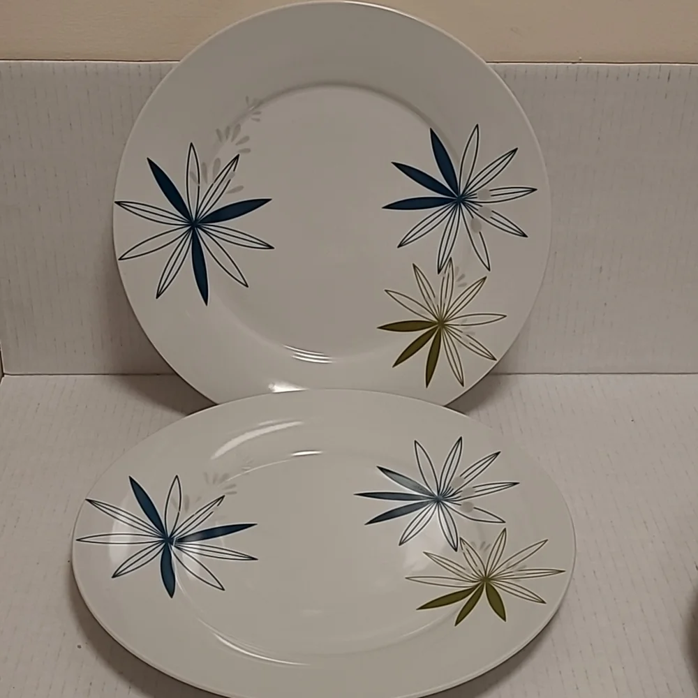 Pair of Pier 1 Kui Hua Plates